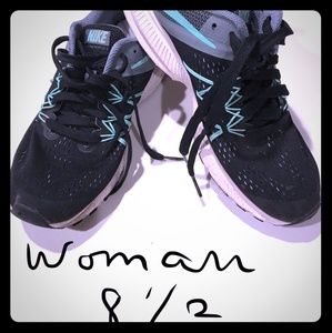 Nike woman's shoe